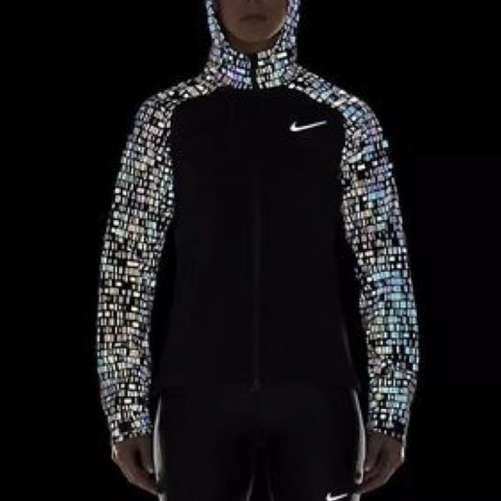 Nike - Picture 5 of 7
